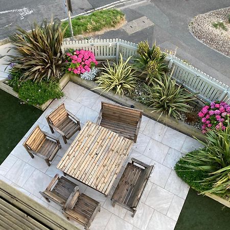 Beautiful 3 Bedroom Apartment By The Sea New Quay Exteriör bild