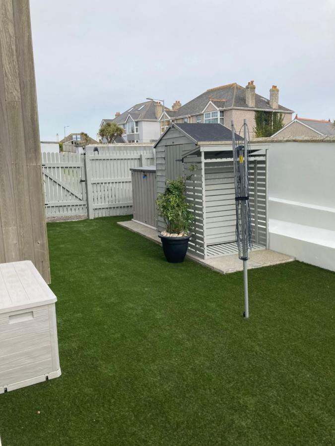 Beautiful 3 Bedroom Apartment By The Sea New Quay Exteriör bild
