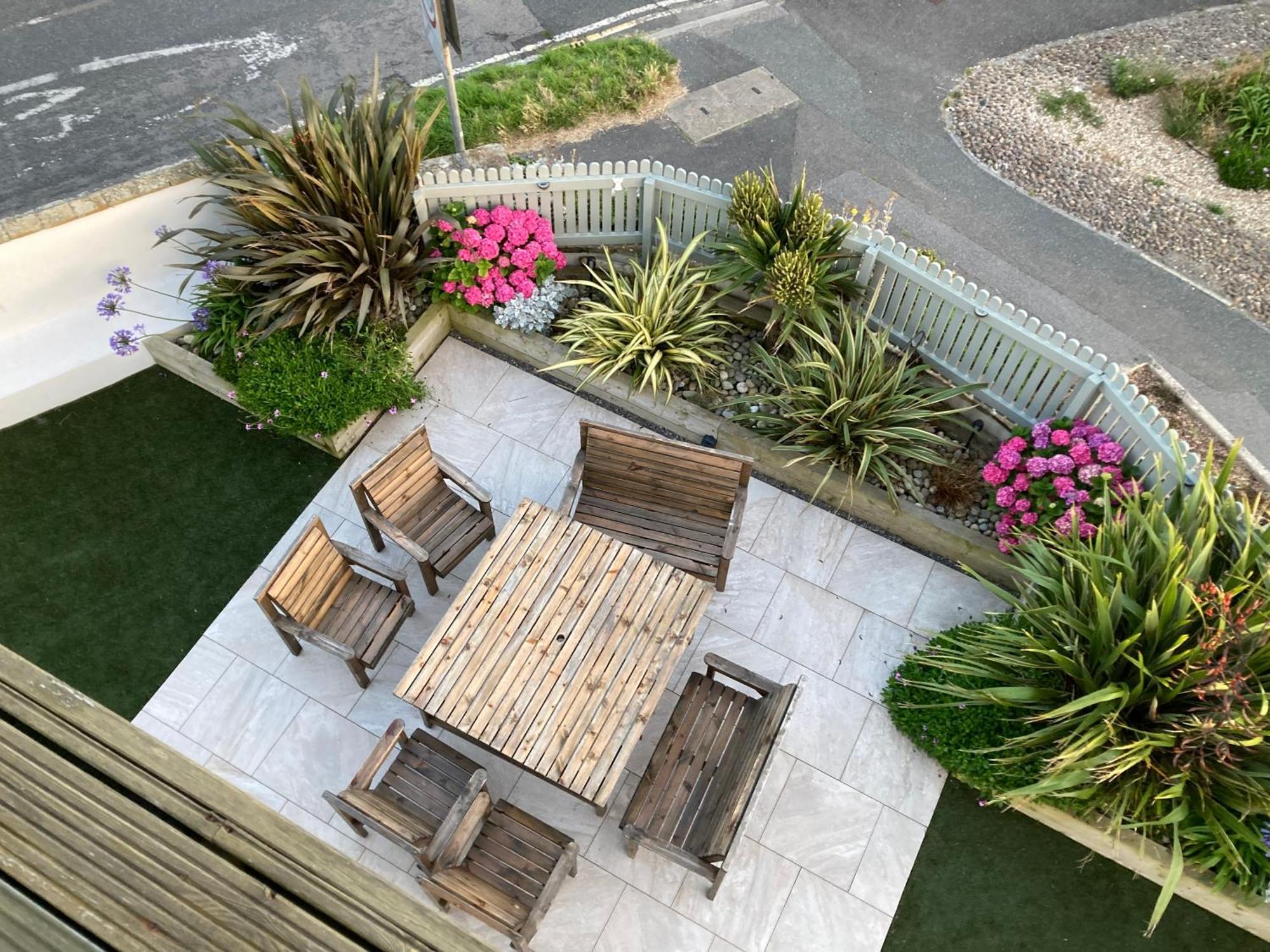 Beautiful 3 Bedroom Apartment By The Sea New Quay Exteriör bild